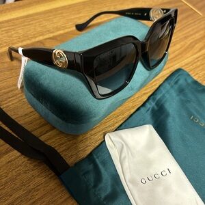 GUCCI 54 MM Square Sunglasses & Case-Black & Gold-New with tag